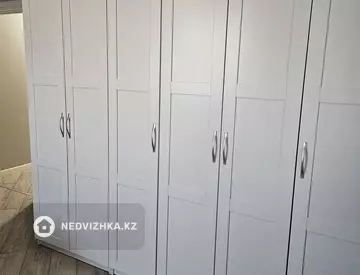 4-комнатная квартира, этаж 8 из 12, 108 м²