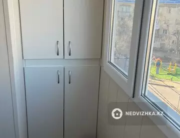 2-комнатная квартира, этаж 4 из 4, 42 м²