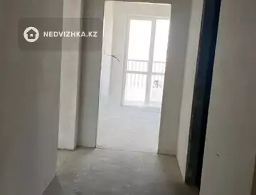 4-комнатная квартира, этаж 3 из 12, 93 м²