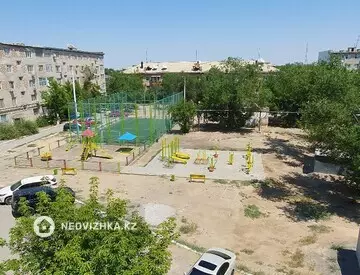 3-комнатная квартира, этаж 4 из 5, 68 м², на длительный срок