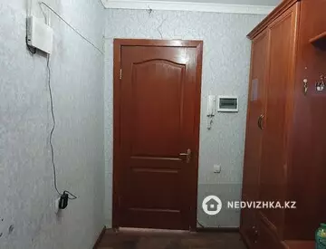 3-комнатная квартира, этаж 4 из 5, 68 м², на длительный срок