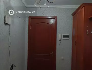 3-комнатная квартира, этаж 4 из 5, 68 м², на длительный срок