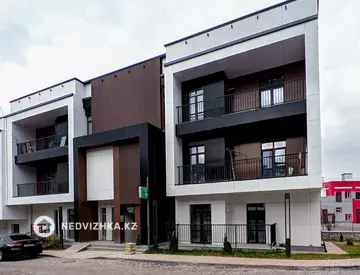 1-комнатная квартира, этаж 3 из 3, 54 м²