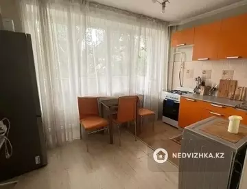 1-комнатная квартира, этаж 4 из 5, 42 м²