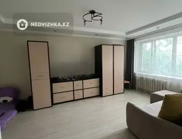 1-комнатная квартира, этаж 4 из 5, 42 м²