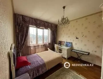 4-комнатная квартира, этаж 7 из 9, 97 м²