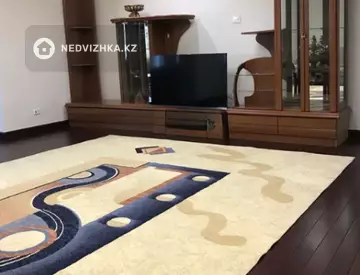 3-комнатная квартира, этаж 3 из 17, 186 м²