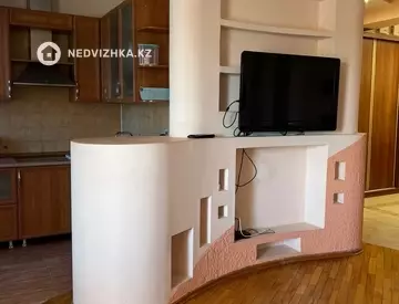 1-комнатная квартира, этаж 9 из 9, 52 м²