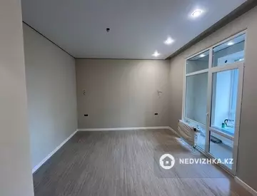 1-комнатная квартира, этаж 4 из 12, 35 м²