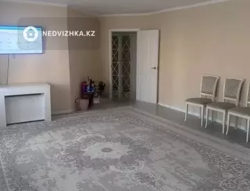 3-комнатная квартира, этаж 4 из 12, 90 м²