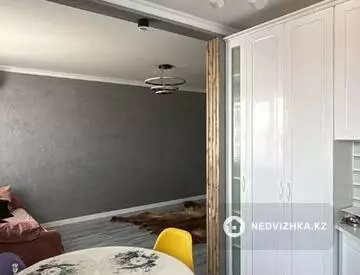 2-комнатная квартира, этаж 4 из 4, 56 м²