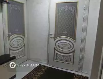 4-комнатная квартира, этаж 1 из 5, 74 м²