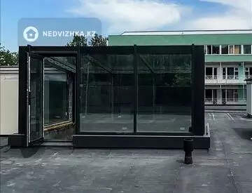 3-комнатная квартира, этаж 3 из 3, 235 м²