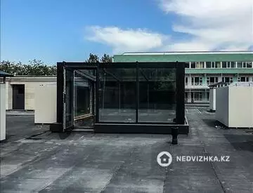 3-комнатная квартира, этаж 3 из 3, 235 м²