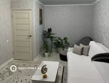 2-комнатная квартира, этаж 3 из 5, 50 м²