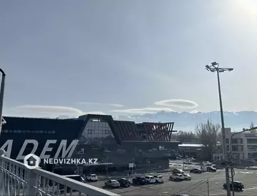 Готовый бизнес, в торговом центре, этаж 2 из 3, 10 м²