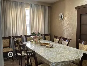 4-комнатная квартира, этаж 3 из 9, 140 м²