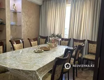 4-комнатная квартира, этаж 3 из 9, 140 м²