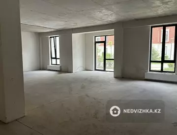 3-комнатная квартира, этаж 1 из 3, 93 м²