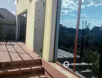 4-комнатный дом, 10 соток, 250 м², на длительный срок