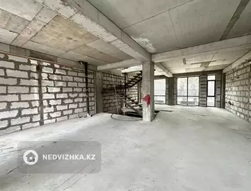 6-комнатная квартира, этаж 1 из 3, 300 м²