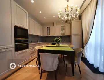 3-комнатная квартира, этаж 2 из 3, 114 м²