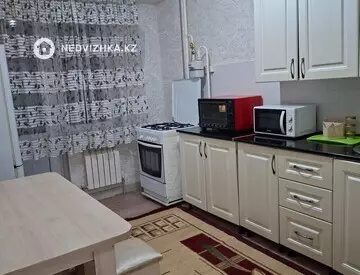 3-комнатная квартира, этаж 7 из 9, 80 м², на длительный срок