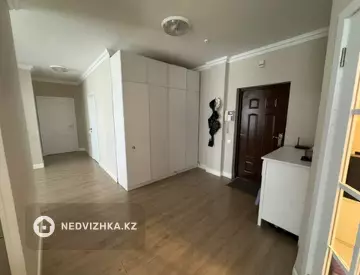 3-комнатная квартира, этаж 8 из 39, 103 м²