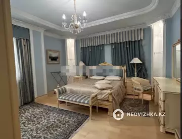 5-комнатная квартира, этаж 5 из 8, 280 м²