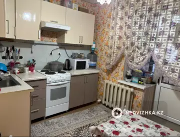 1-комнатная квартира, этаж 3 из 5, 37 м²