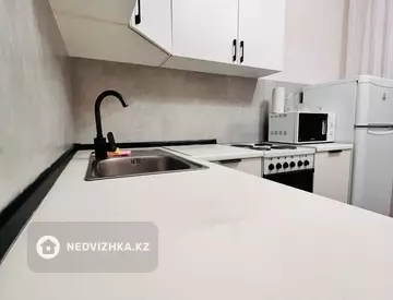 3-комнатная квартира, этаж 6 из 21, 90 м²