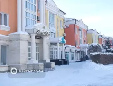 3-комнатная квартира, этаж 1 из 3, 193 м²