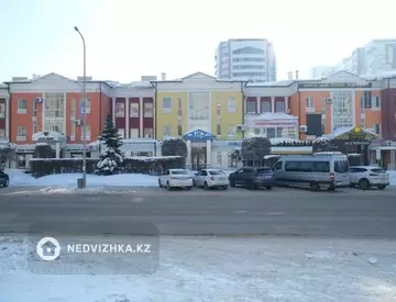 3-комнатная квартира, этаж 1 из 3, 193 м²