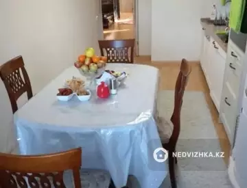 2-комнатная квартира, этаж 3 из 6, 88 м²