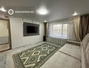 2-комнатная квартира, этаж 1 из 9, 50 м²