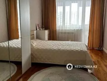 2-комнатная квартира, этаж 4 из 5, 64 м²