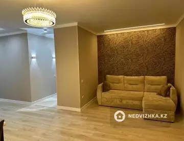 2-комнатная квартира, этаж 8 из 10, 64 м²
