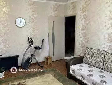 2-комнатная квартира, этаж 4 из 5, 52 м²