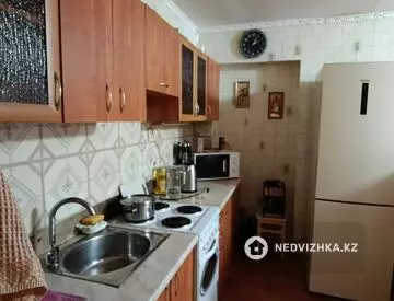 3-комнатная квартира, этаж 3 из 5, 54 м²