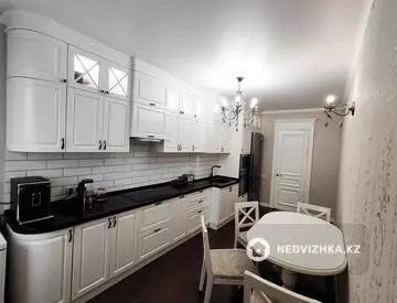 3-комнатная квартира, этаж 10 из 12, 132 м²