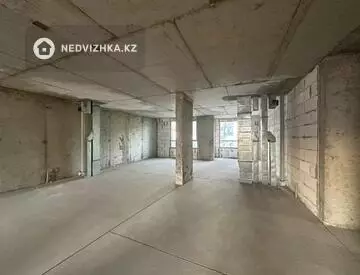 3-комнатная квартира, этаж 8 из 10, 107 м²