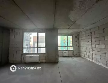 3-комнатная квартира, этаж 8 из 10, 107 м²