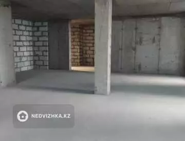 4-комнатная квартира, этаж 8 из 19, 103 м²