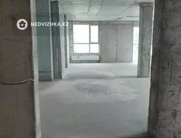 4-комнатная квартира, этаж 8 из 19, 103 м²