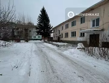 2-комнатная квартира, этаж 1 из 2, 49 м²