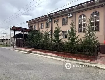 12-комнатный дом, 8 соток, 1 070 м²