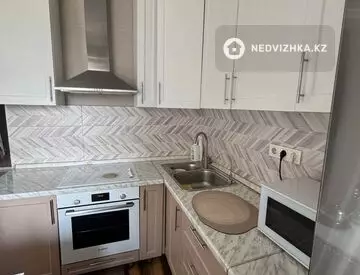 1-комнатная квартира, этаж 8 из 13, 41 м²