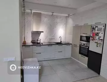 3-комнатная квартира, этаж 1 из 3, 93 м²