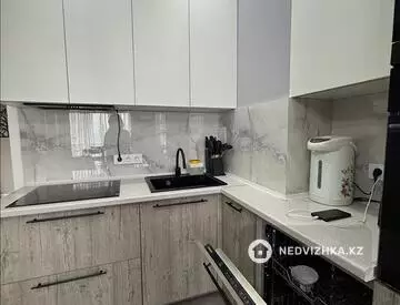 2-комнатная квартира, этаж 13 из 13, 55 м²