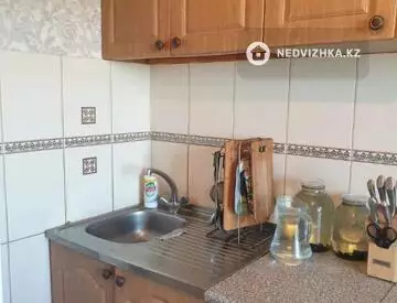 3-комнатная квартира, этаж 6 из 6, 60 м²